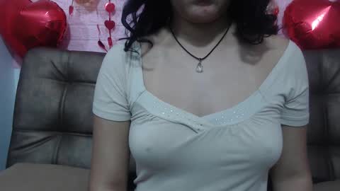 Snapshot of vainilla_cam chatting on February 16, 2025, 2:09 am Vainilla online show from February 16, 2025, 2:09 am