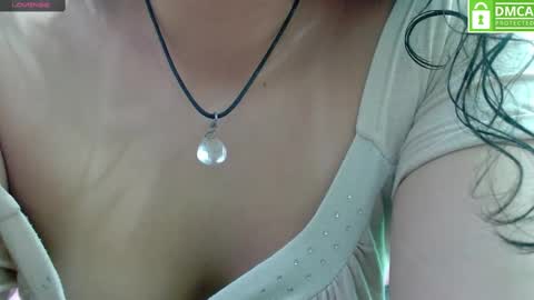 Snapshot of vainilla_cam chatting on March 1, 2025, 2:37 am Vainilla online show from March 1, 2025, 2:37 am