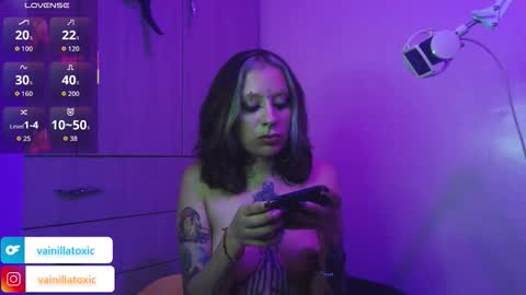 Vainilla Independent model online show from February 3, 2026, 2:53 am