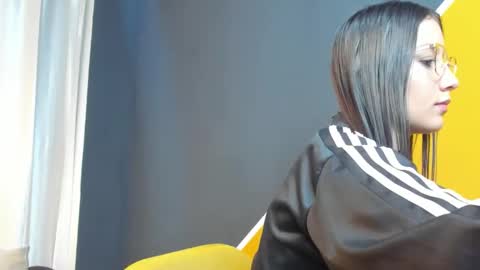 VaiolletCooper online show from April 1, 2026, 1:34 pm