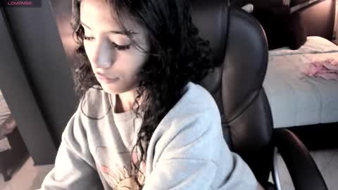 Vaioleth online show from February 11, 2026, 7:52 pm