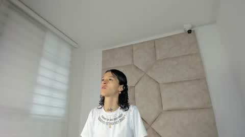 V A I O L E T T  S M I T H online show from September 17, 2025, 11:12 am