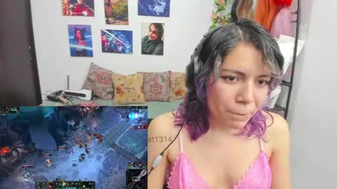 Vaiolet1314 online show from May 28, 2026, 2:42 am