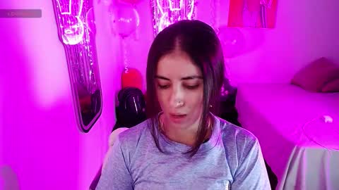 valentina online show from March 18, 2026, 4:04 am