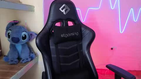 Val online show from February 7, 2026, 6:06 am