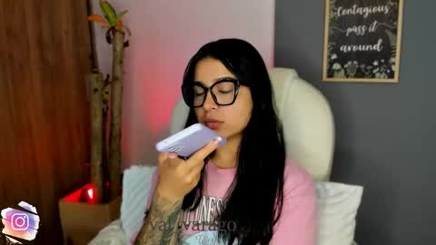 Snapshot of val_varago chatting on November 3, 2025, 2:13 am val_varago online show from November 3, 2025, 2:13 am