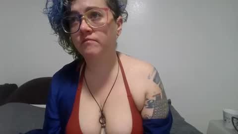 valarieak online show from October 9, 2025, 8:34 am