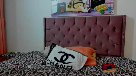 Valentina online show from February 24, 2026, 4:43 am