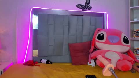 valen_scoott online show from March 12, 2025, 9:24 pm