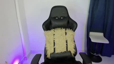 valentina online show from February 23, 2025, 5:07 pm