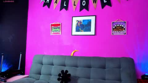 valentina milan online show from October 22, 2025, 6:13 am