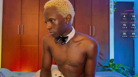   Valentin  independent Cam Boy     online show from December 10, 2024, 6:01 am