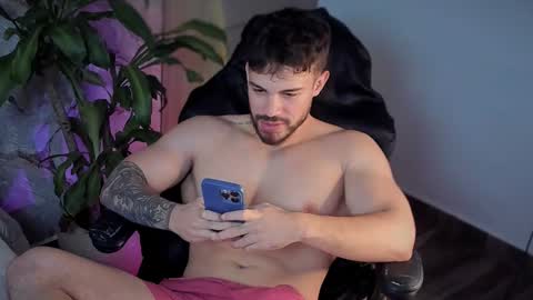 valenthinoking online show from September 10, 2025, 11:27 pm