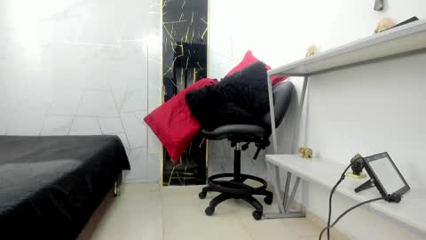 VALENTIN  online show from April 3, 2026, 4:10 am