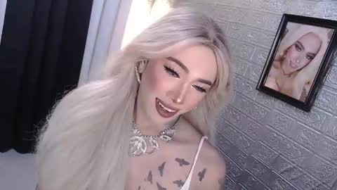 Amanda online show from November 13, 2025, 5:06 am