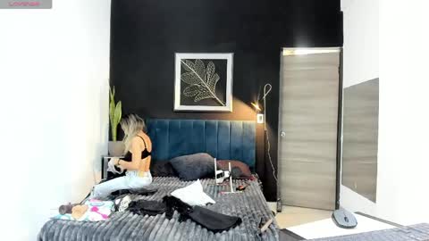 valentina_herrrera online show from May 19, 2026, 2:01 pm