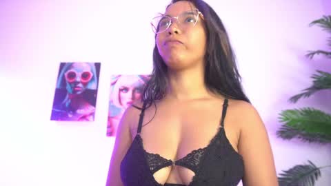 Snapshot of valentina_king18 chatting on September 9, 2025, 11:32 am VALENTINA online show from September 9, 2025, 11:32 am