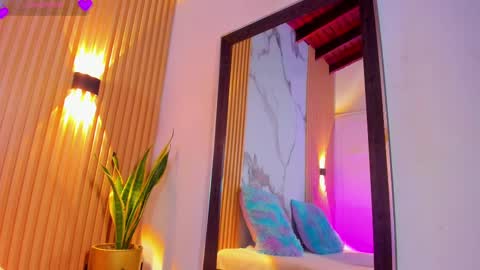 Valentina online show from September 19, 2025, 3:19 am