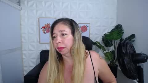 Snapshot of valentina_mature chatting on March 2, 2025, 7:21 am Valentina online show from March 2, 2025, 7:21 am