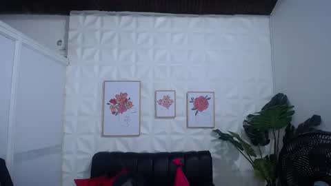 Snapshot of valentina_mature chatting on March 3, 2025, 4:46 pm Valentina online show from March 3, 2025, 4:46 pm