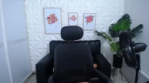 Snapshot of valentina_mature chatting on March 8, 2025, 7:05 am Valentina online show from March 8, 2025, 7:05 am
