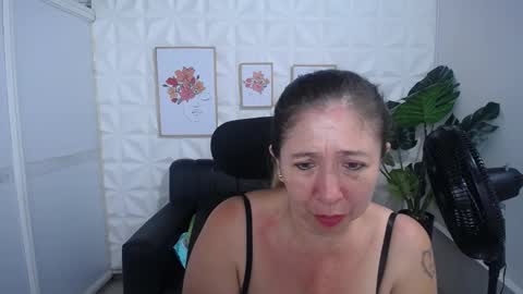 Snapshot of valentina_mature chatting on March 11, 2025, 12:33 am Valentina online show from March 11, 2025, 12:33 am