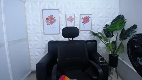 Snapshot of valentina_mature chatting on March 12, 2025, 2:09 am Valentina online show from March 12, 2025, 2:09 am