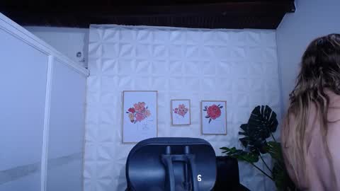 Snapshot of valentina_mature chatting on September 8, 2025, 5:34 pm Valentina online show from September 8, 2025, 5:34 pm