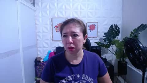 Snapshot of valentina_mature chatting on September 11, 2025, 10:10 pm Valentina online show from September 11, 2025, 10:10 pm