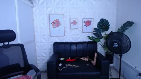Snapshot of valentina_mature chatting on September 13, 2025, 10:20 pm Valentina online show from September 13, 2025, 10:20 pm
