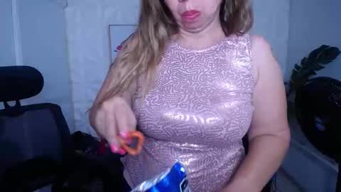 Snapshot of valentina_mature chatting on September 18, 2025, 10:23 pm Valentina online show from September 18, 2025, 10:23 pm