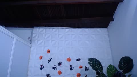 Snapshot of valentina_mature chatting on October 2, 2025, 9:44 pm Valentina online show from October 2, 2025, 9:44 pm