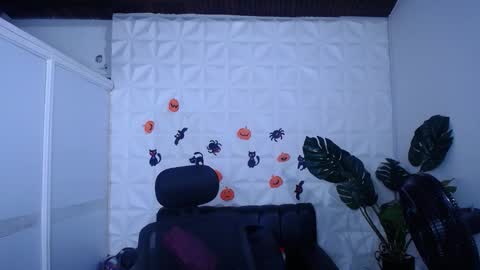 Snapshot of valentina_mature chatting on October 4, 2025, 10:30 pm Valentina online show from October 4, 2025, 10:30 pm