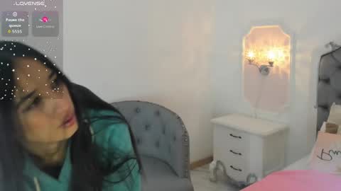 Valentina  online show from April 17, 2026, 12:19 pm