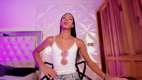 Snapshot of valentinaliux_ chatting on May 16, 2026, 11:42 am valentinaliux_ online show from May 16, 2026, 11:42 am