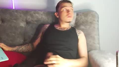 Nick online show from November 25, 2025, 1:33 pm