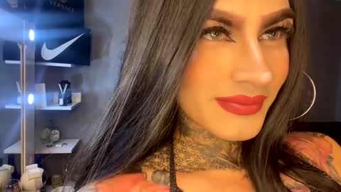 valentino_bs online show from February 18, 2026, 5:53 pm