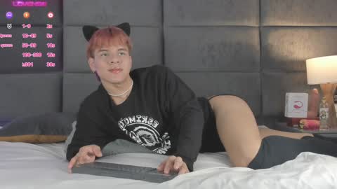 valentino moon online show from December 12, 2024, 2:26 am