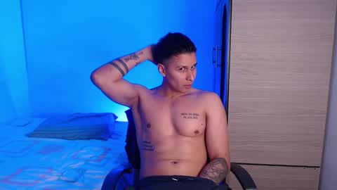 VALENTINO online show from November 20, 2025, 8:08 pm