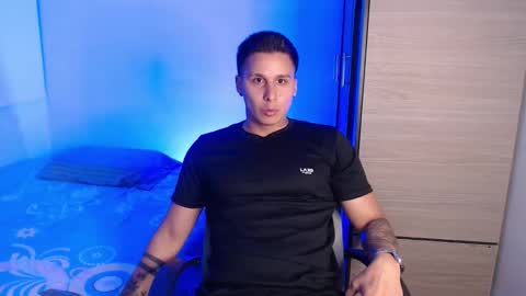 VALENTINO online show from January 6, 2026, 11:40 pm