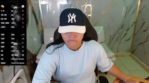 valeri_harpers4 online show from March 22, 2026, 1:25 pm