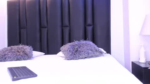 valeri_tafur online show from March 6, 2025, 10:52 am