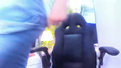 valeri_tafur online show from October 4, 2025, 11:08 am