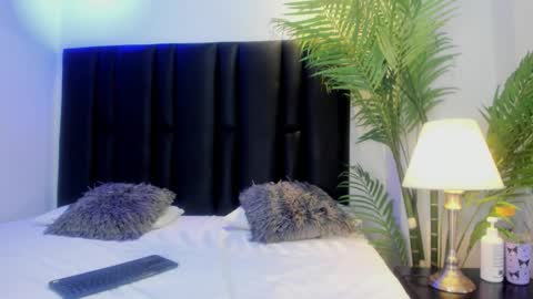 valeri_tafur online show from October 25, 2025, 11:07 am