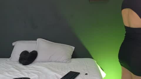 valeriaa cruz online show from June 4, 2026, 12:27 am
