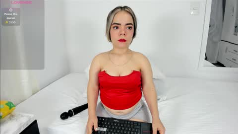 valerialoren online show from September 16, 2025, 2:34 am