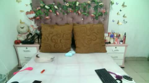 La valerie26 online show from October 1, 2025, 9:32 pm