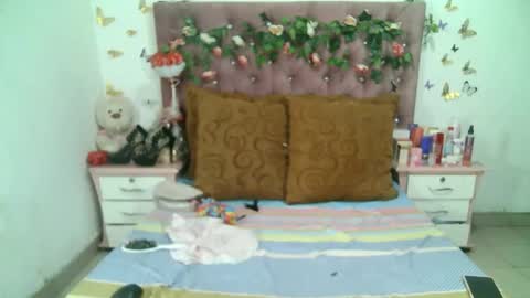 La valerie26 online show from November 16, 2025, 1:28 pm