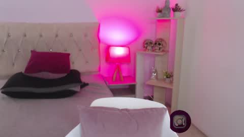 Snapshot of valerie_21 chatting on January 28, 2025, 9:41 am Valeriee online show from January 28, 2025, 9:41 am