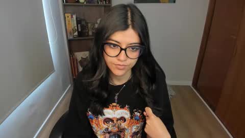 Val  online show from December 19, 2025, 4:03 pm